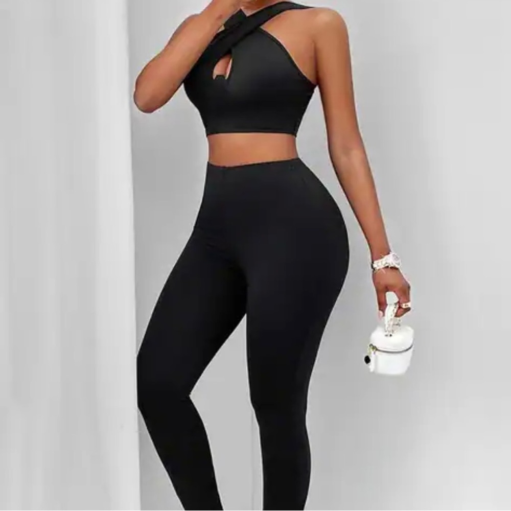 L Black Yoga Athleisure Workout Set Criss Cross Crop Top Leggings Pants LARGE